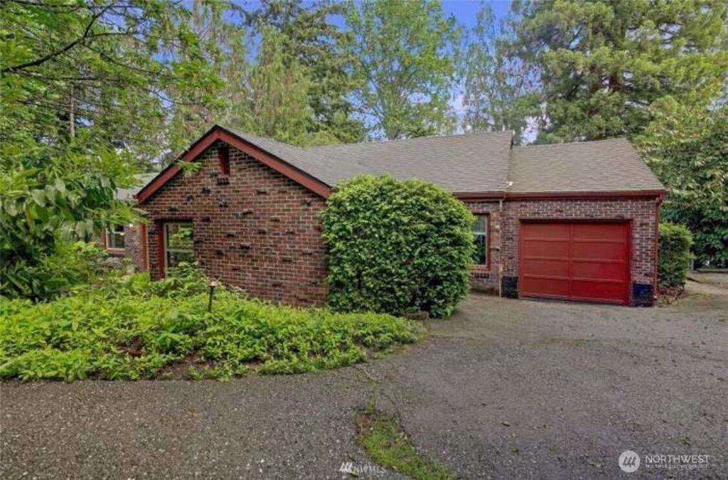 Photo of 555 Lake Louise Drive SW, Lakewood, WA 98498 (MLS # 2464617)