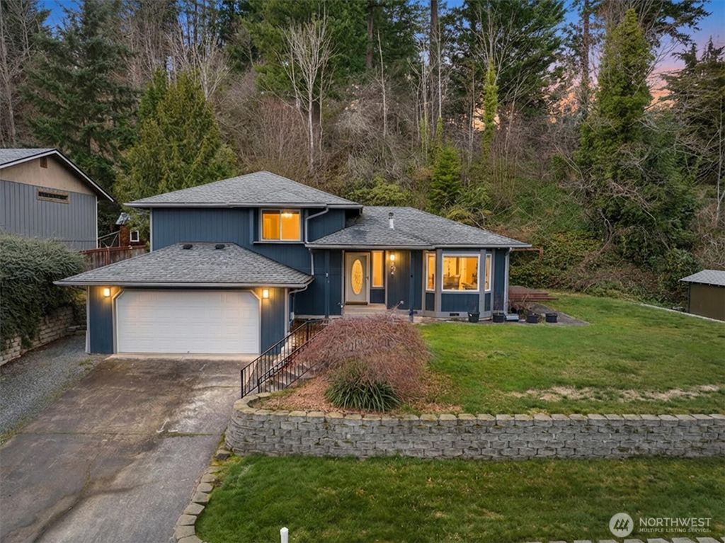 Photo of 316 Antonie Avenue N, Eatonville, WA 98328 (MLS # 2466451)