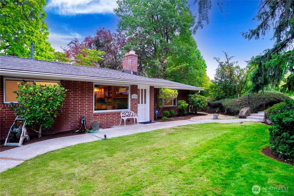 Photo of 3828 172nd Avenue NE, Redmond, WA 98052 (MLS # 2421774)