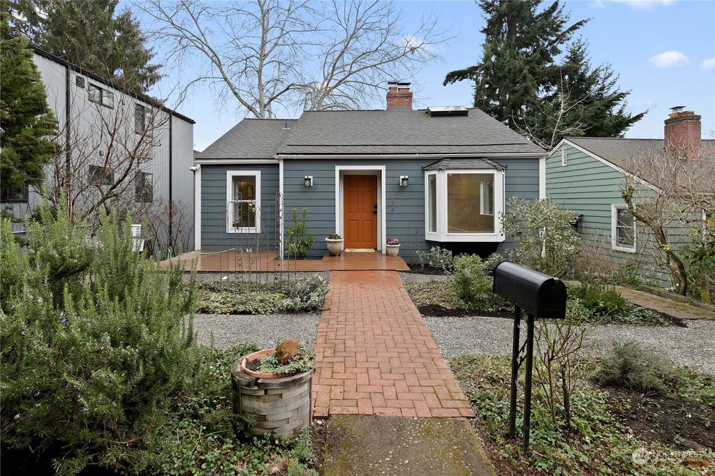 Photo of 7714 22nd Avenue NE, Seattle, WA 98115 (MLS # 2322100)
