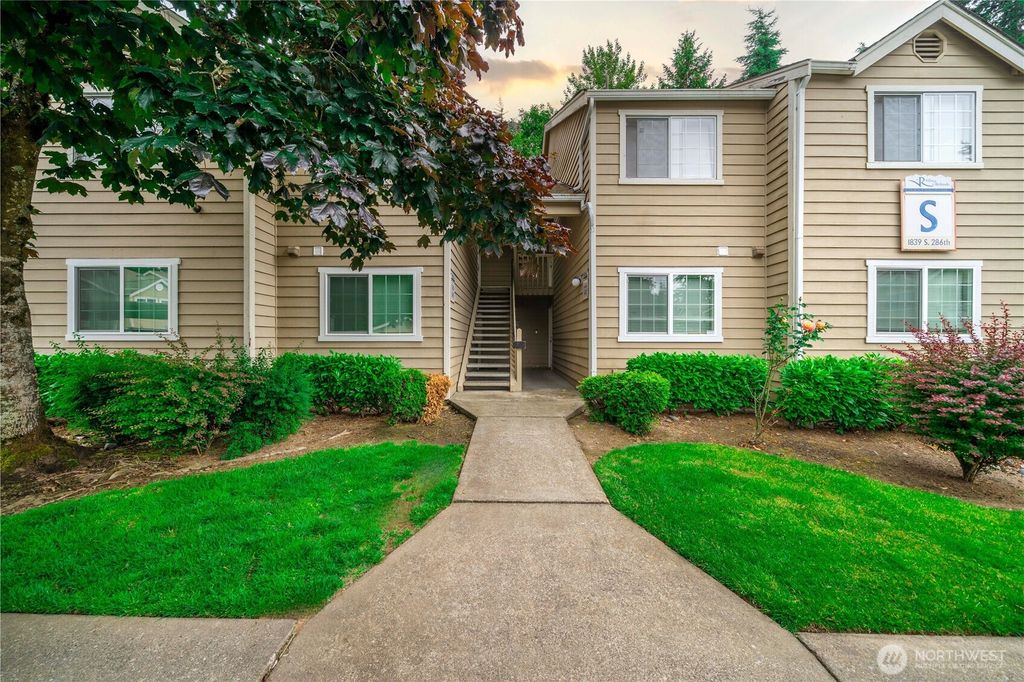 Photo of 1839 S 286th Lane #S-201, Federal Way, WA 98003 (MLS # 2400830)