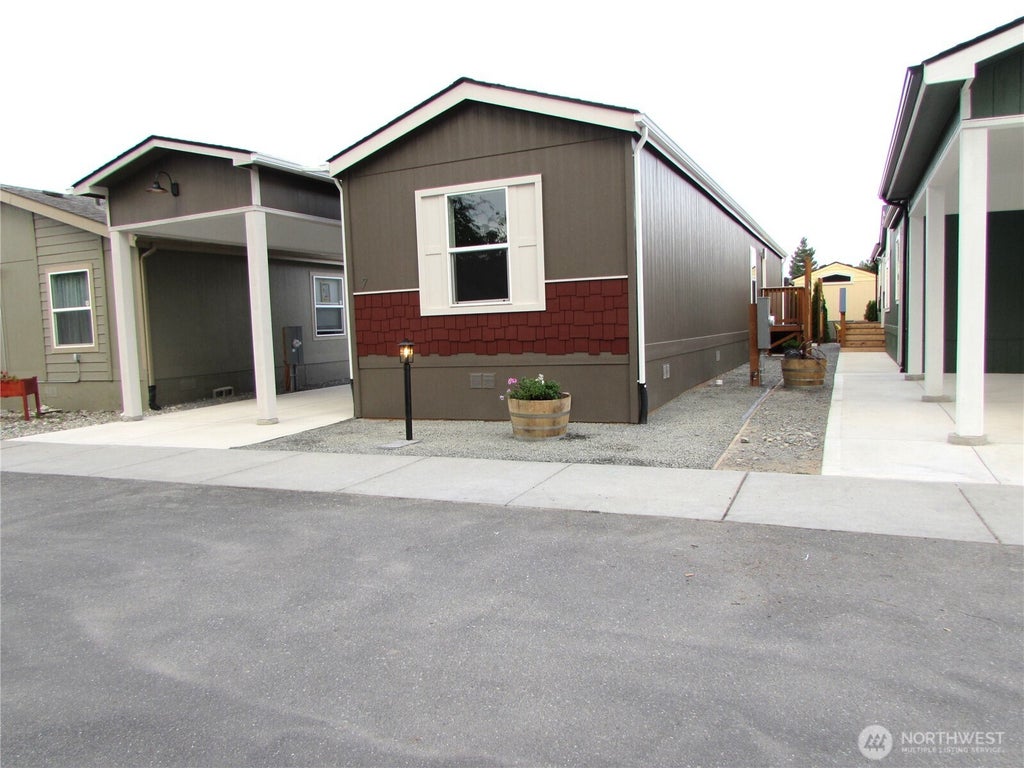 Photo of 4424 84TH Street NE #7, Marysville, WA 98270 (MLS # 2565537)