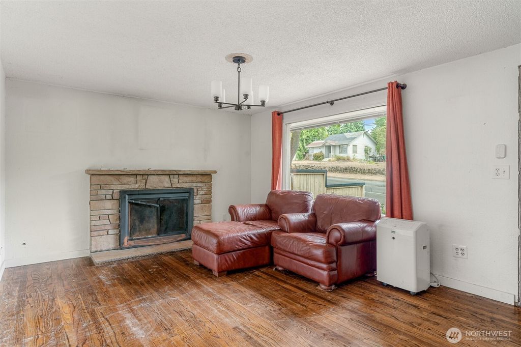 Photo of 1147 Aberdeen Avenue NE, Renton, WA 98056 (MLS # 2421992)