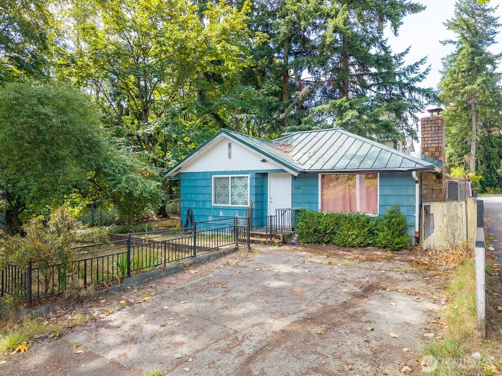 Photo of 1147 Aberdeen Avenue NE, Renton, WA 98056 (MLS # 2421992)