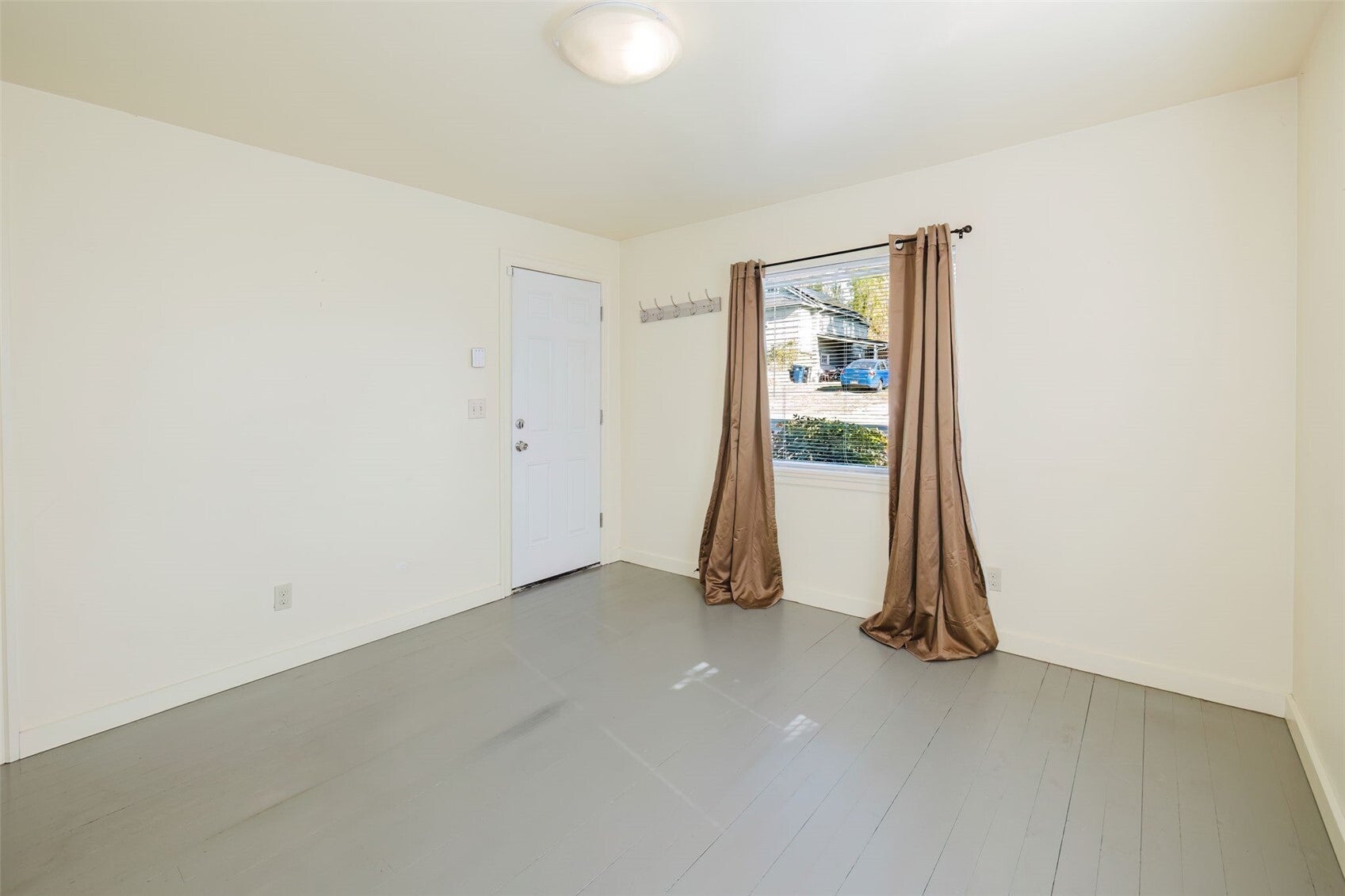 335 Bremerton Boulevard W