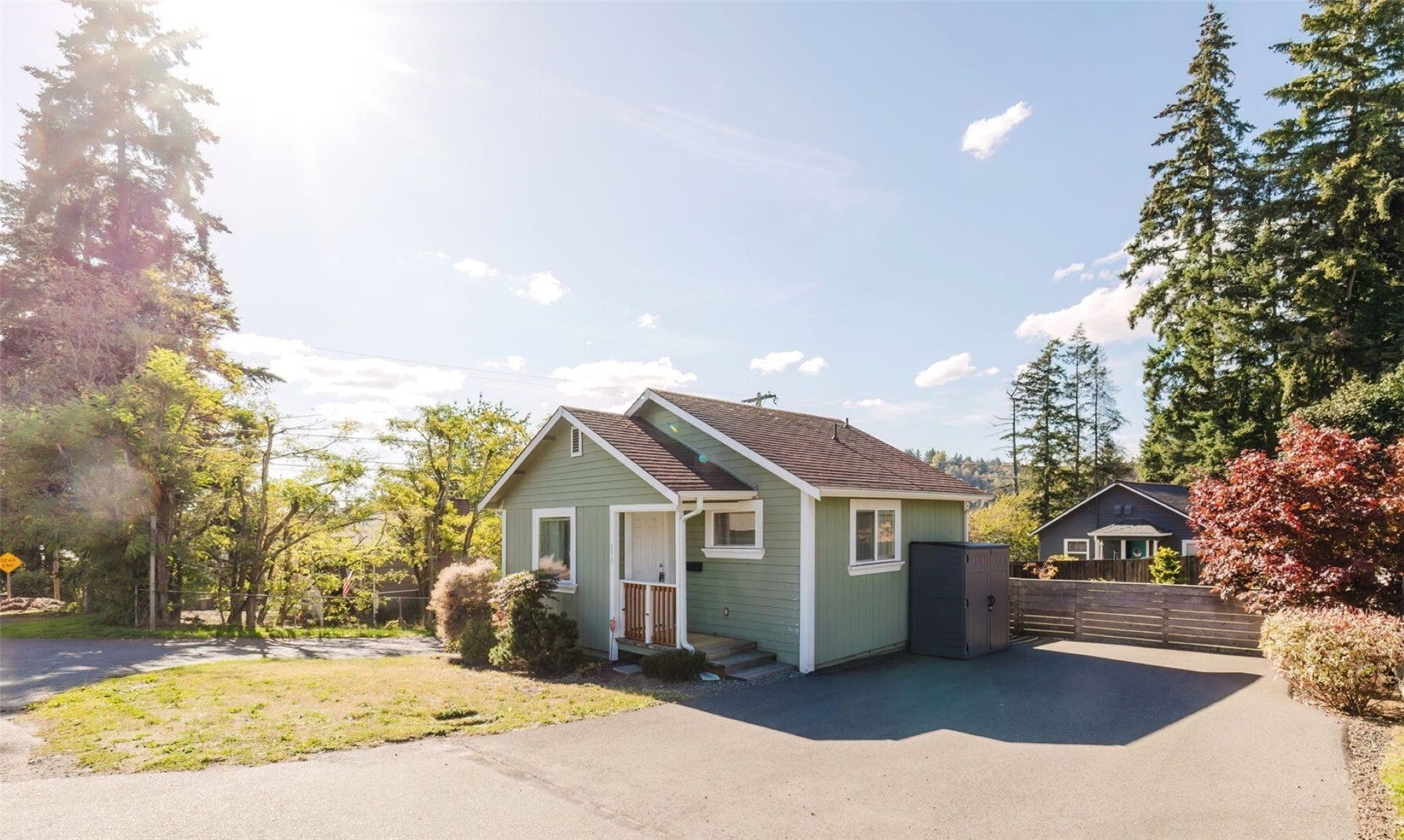 335 Bremerton Boulevard W