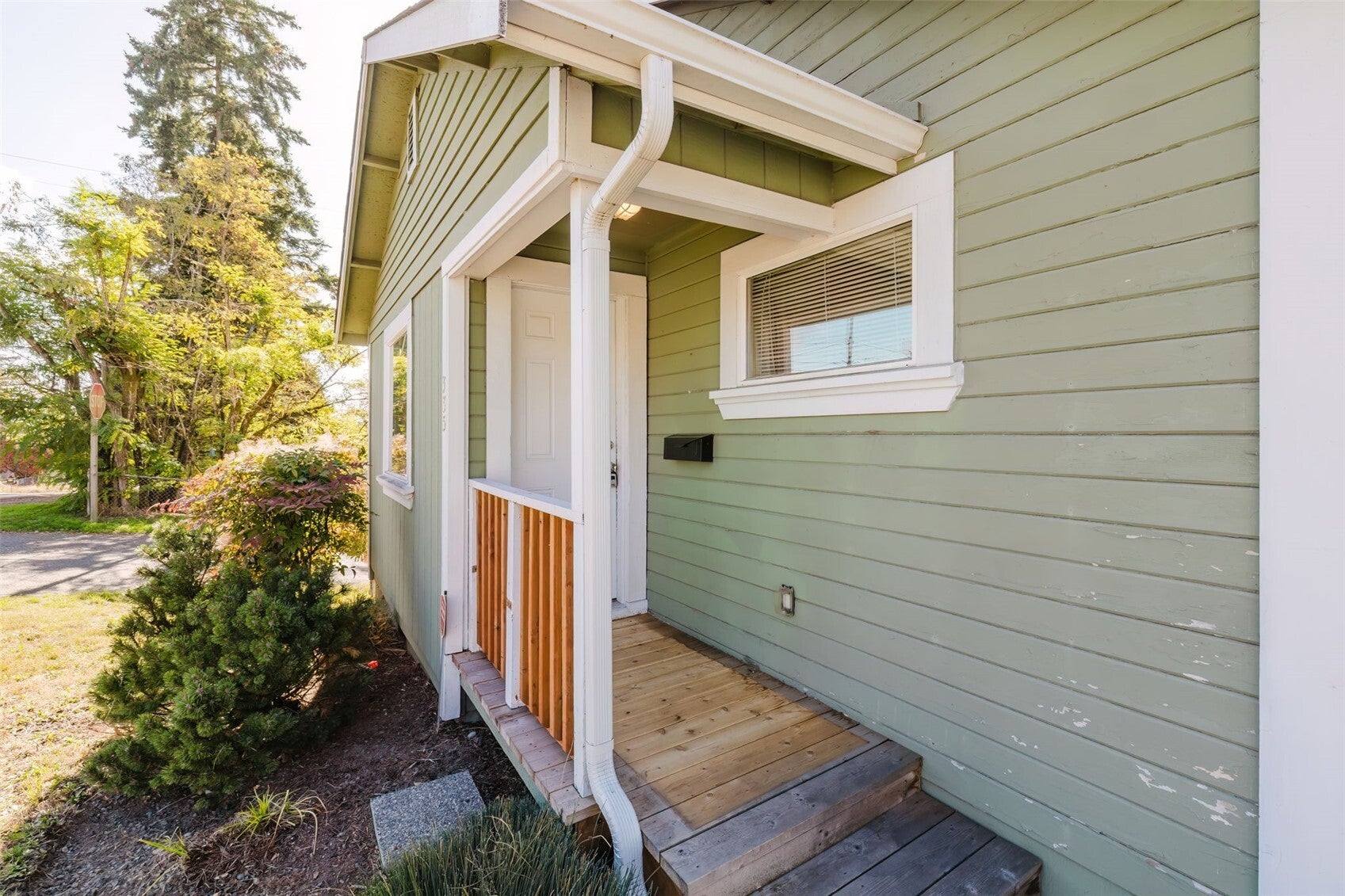 335 Bremerton Boulevard W