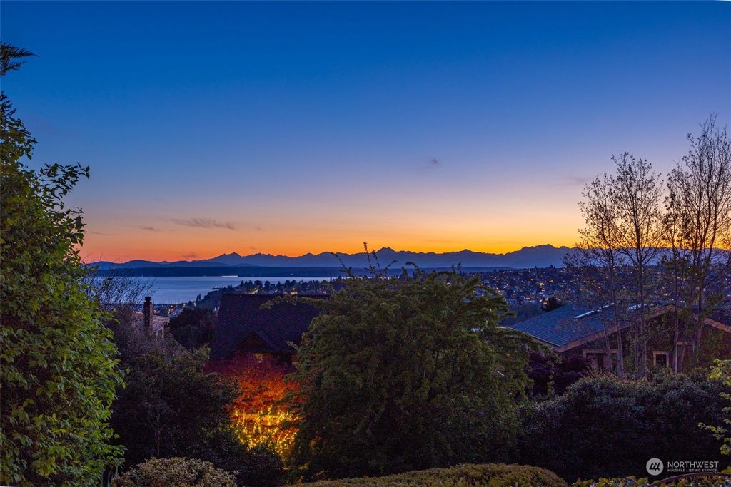 Photo of 1628 9th Avenue W, Seattle, WA 98119 (MLS # 2218164)