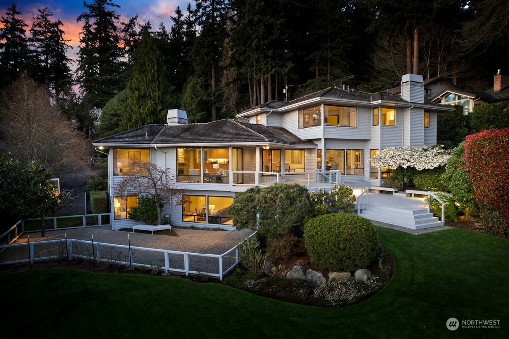 Photo of 2009 101st Avenue SE, Bellevue, WA 98004 (MLS # 2217132)