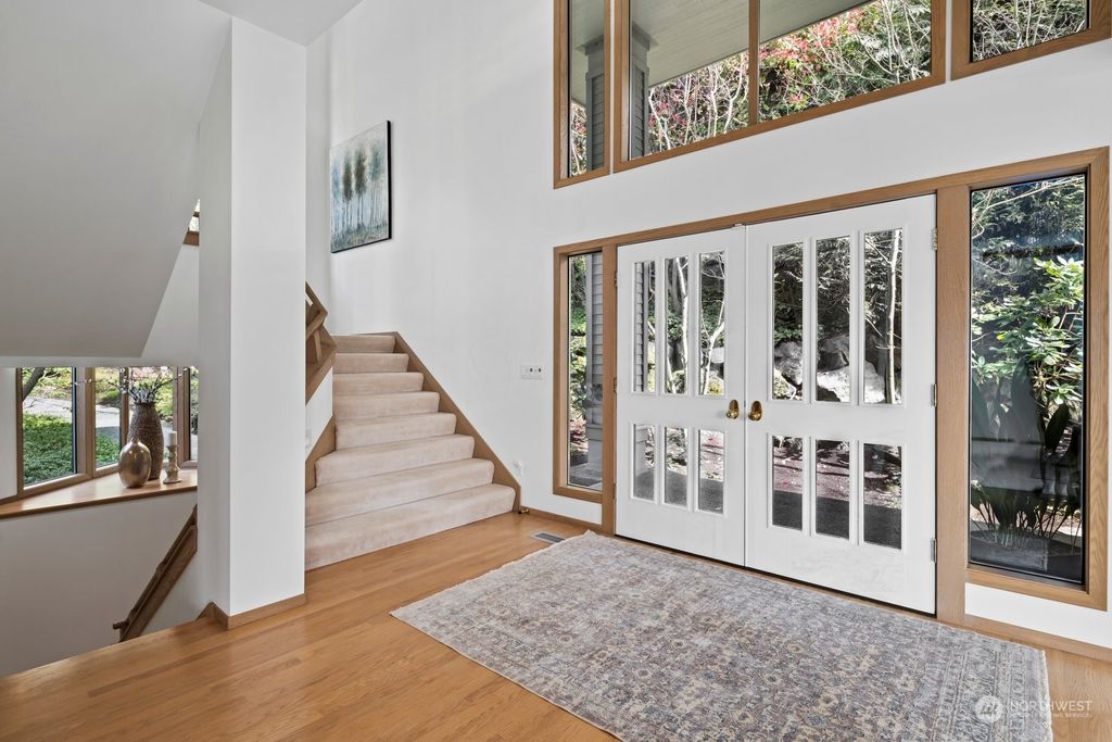 Photo of 2009 101st Avenue SE, Bellevue, WA 98004 (MLS # 2217132)