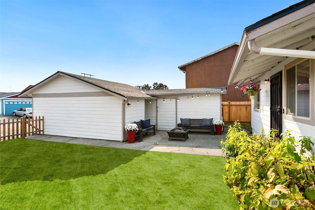 Photo of 8925 11th Street NE, Lake Stevens, WA 98258 (MLS # 2425809)