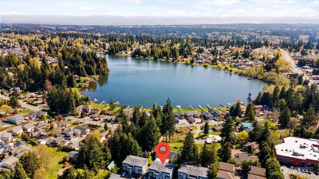 Photo of 16201 Meadow Road #H1, Lynnwood, WA 98087 (MLS # 2062006)
