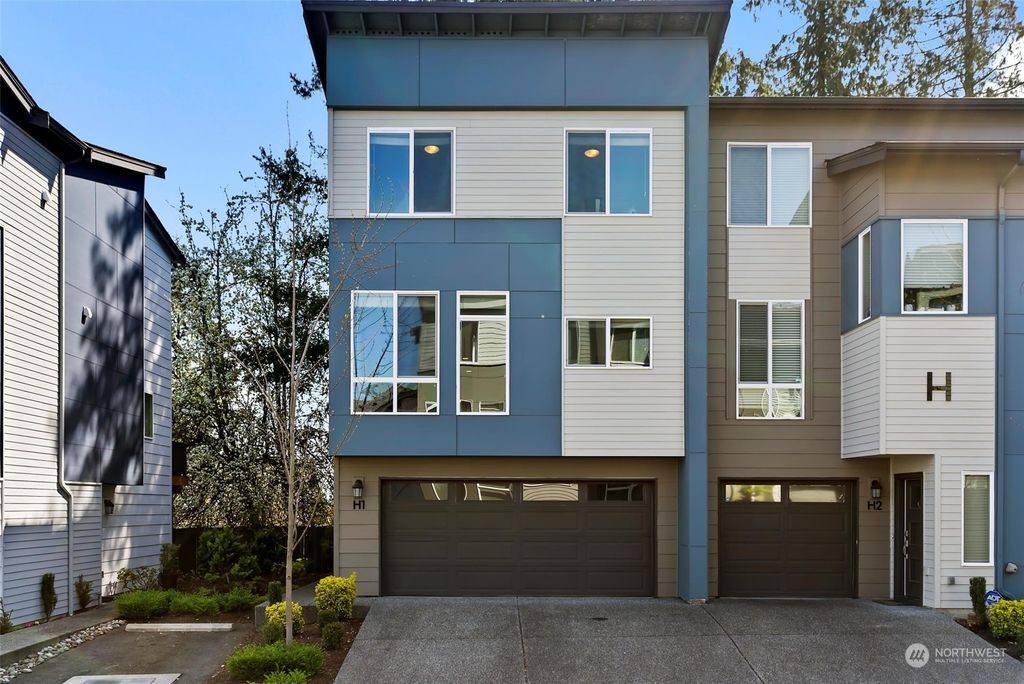 Photo of 16201 Meadow Road #H1, Lynnwood, WA 98087 (MLS # 2062006)