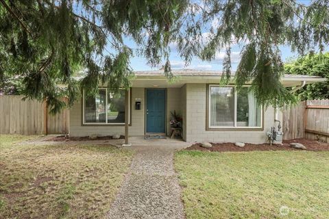 1412 McMillan Avenue Sumner WA 98390