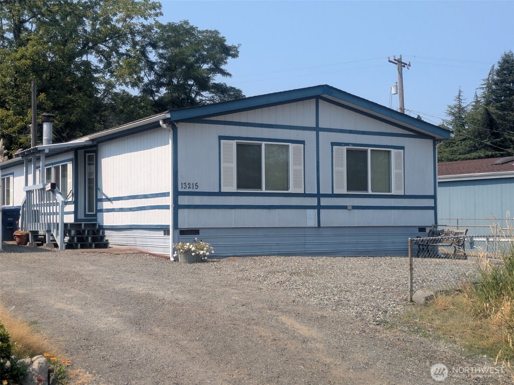 Photo of 13215 35th Avenue S, Tukwila, WA 98168 (MLS # 2559375)