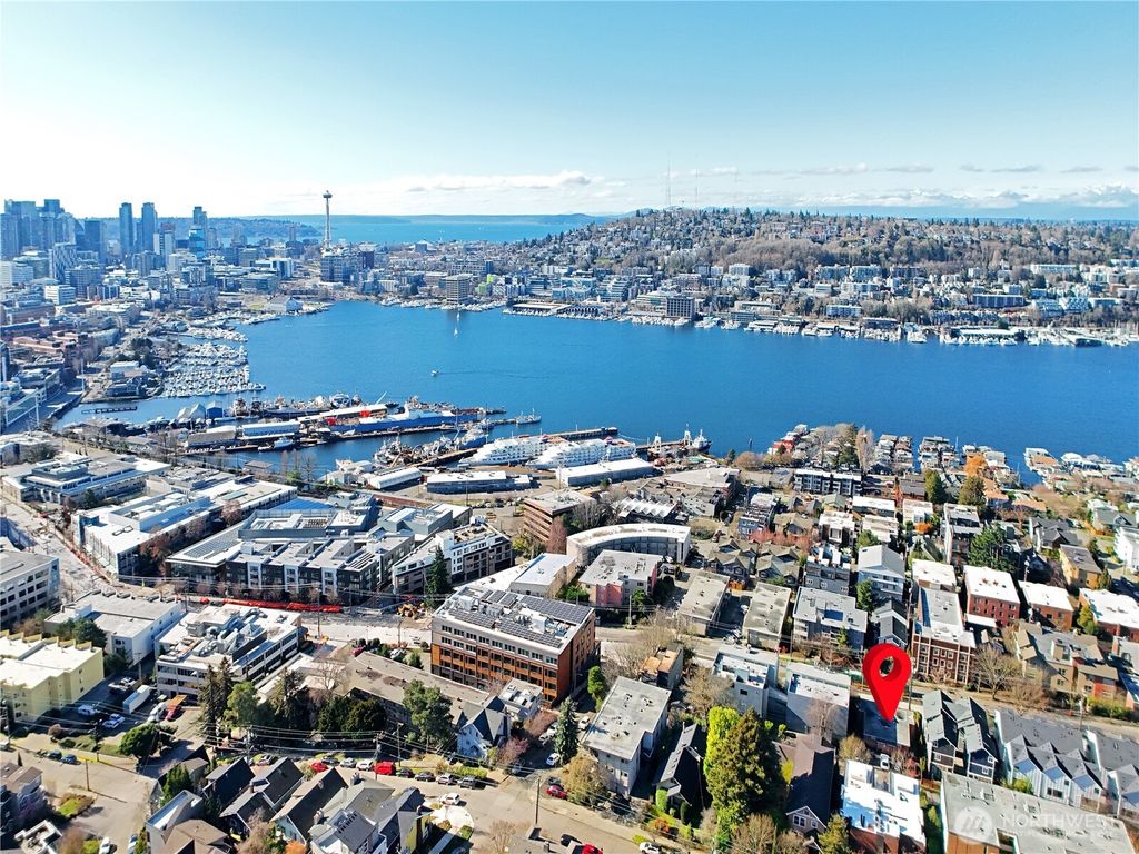 Photo of 2020 Eastlake Avenue E, Seattle, WA 98102 (MLS # 2481300)