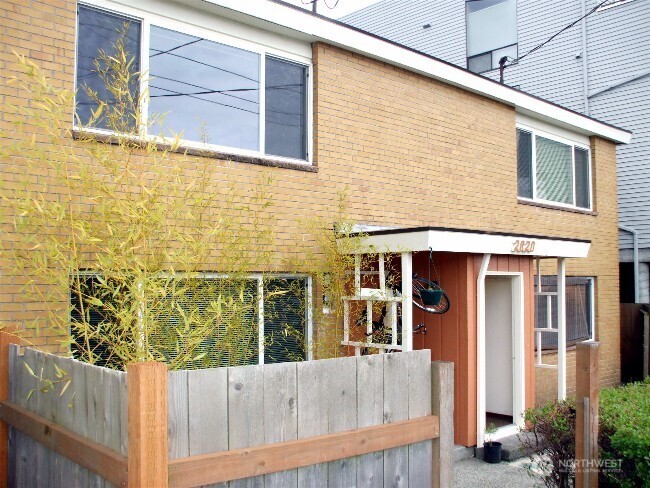 2020 Eastlake Avenue E