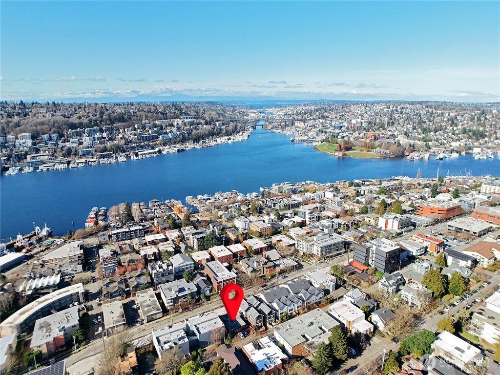 Photo of 2020 Eastlake Avenue E, Seattle, WA 98102 (MLS # 2481300)