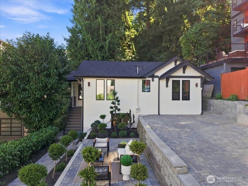 4011 SW Maryland Place