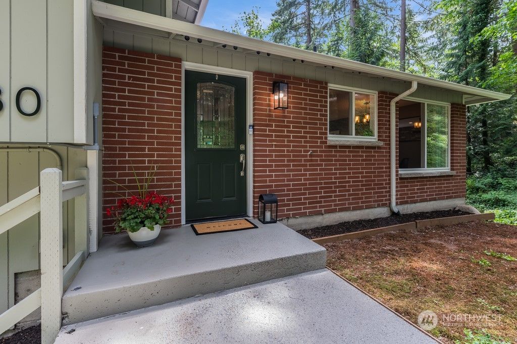 Photo of 430 SW Forest Place, Issaquah, WA 98027 (MLS # 2078045)