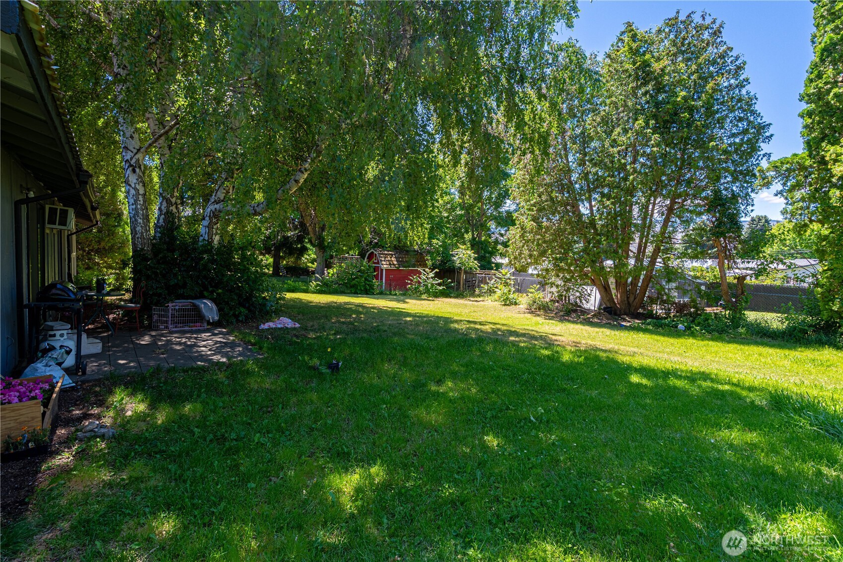 400 N Keller Avenue A & B