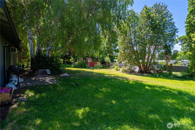 400 N Keller Avenue A & B