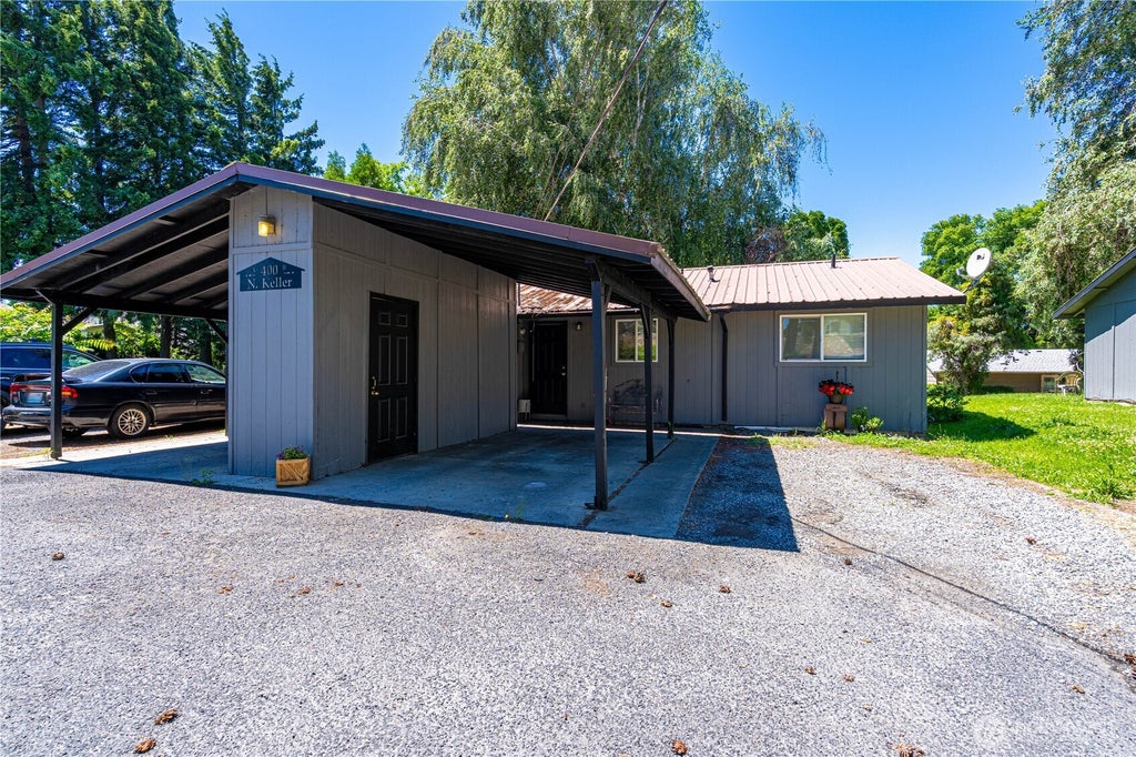 Photo of 400 N Keller Avenue #A &amp; B, East Wenatchee, WA 98802 (MLS # 2540808)