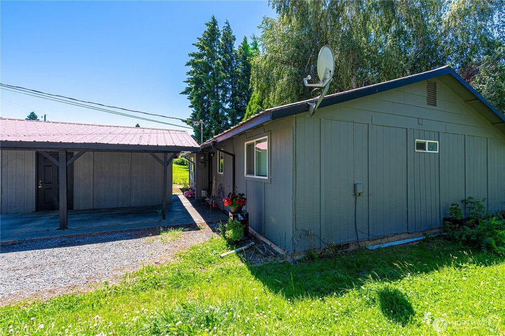 Photo of 400 N Keller Avenue #A &amp; B, East Wenatchee, WA 98802 (MLS # 2540808)
