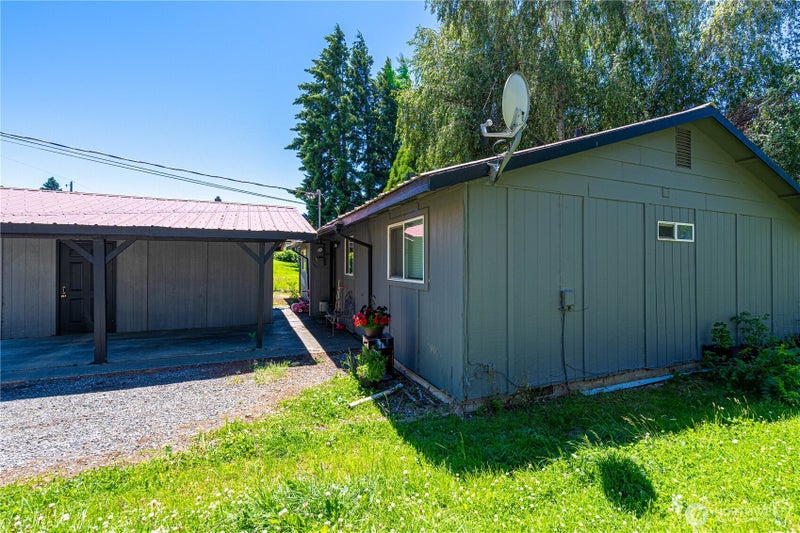400 N Keller Avenue A & B