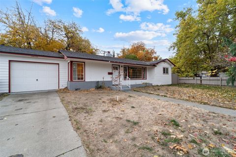 Photo of 1918 Pike Avenue, Richland, WA 99354 (MLS # 2453424)