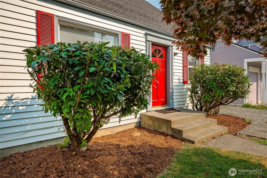 Photo of 2308 Cherry Street, Bellingham, WA 98225 (MLS # 2573566)