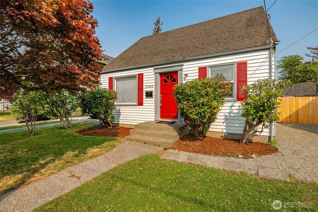 Photo of 2308 Cherry Street, Bellingham, WA 98225 (MLS # 2573566)