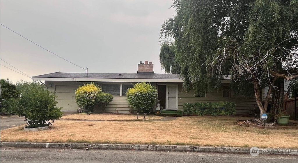 Photo of 300 111th Avenue SE, Bellevue, WA 98004 (MLS # 2174624)