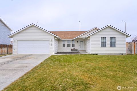 Photo of 1335 Yost Circle NE, Moses Lake, WA 98837 (MLS # 2469710)