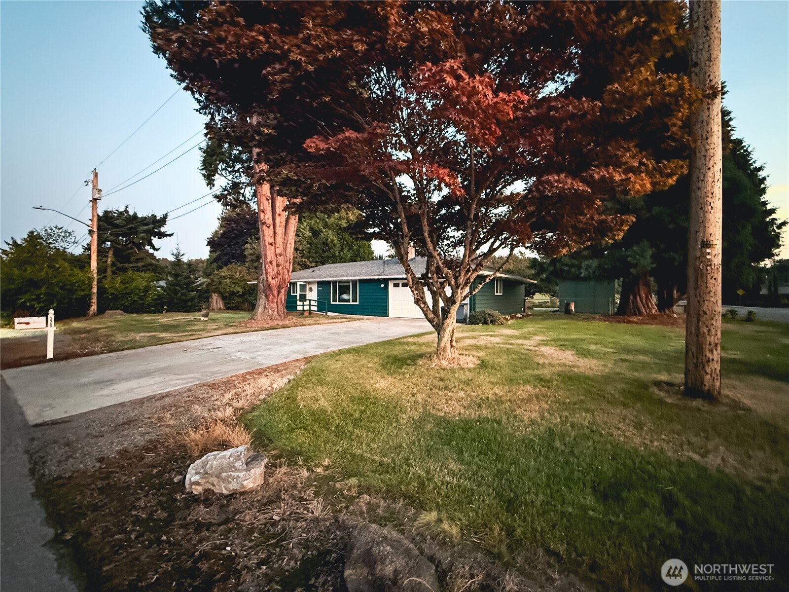 1900 Sparrs Lane