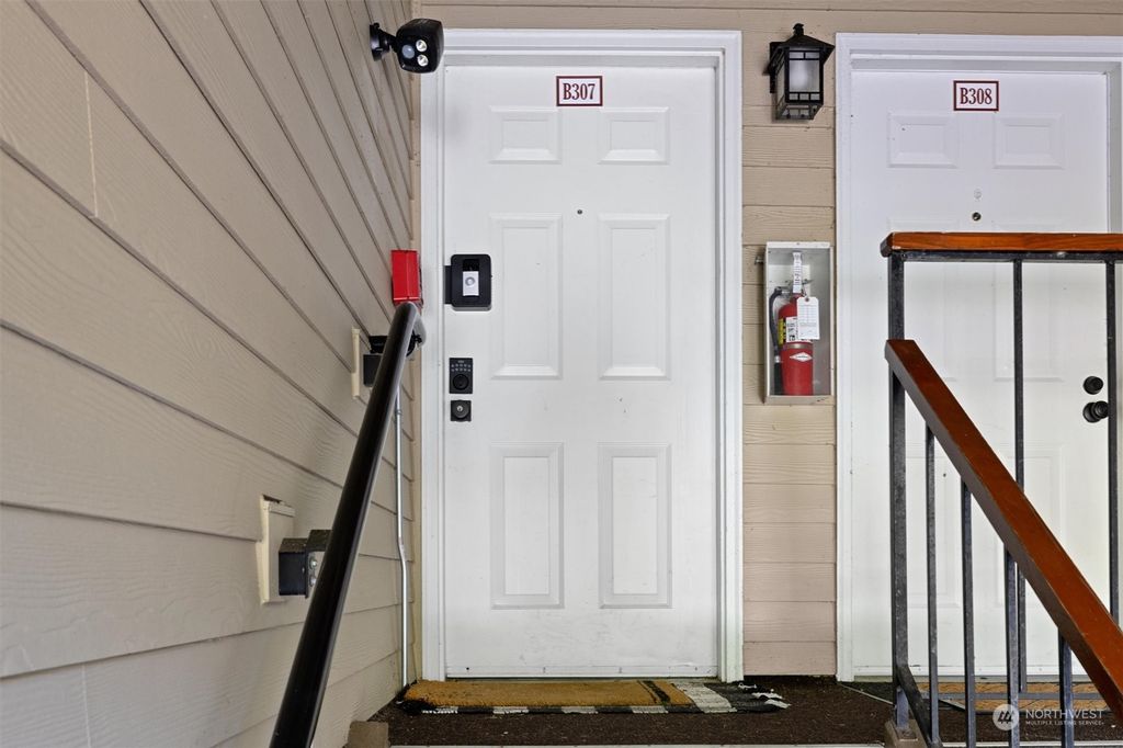 Photo of 820 Cady Road #B307, Everett, WA 98203 (MLS # 2274155)