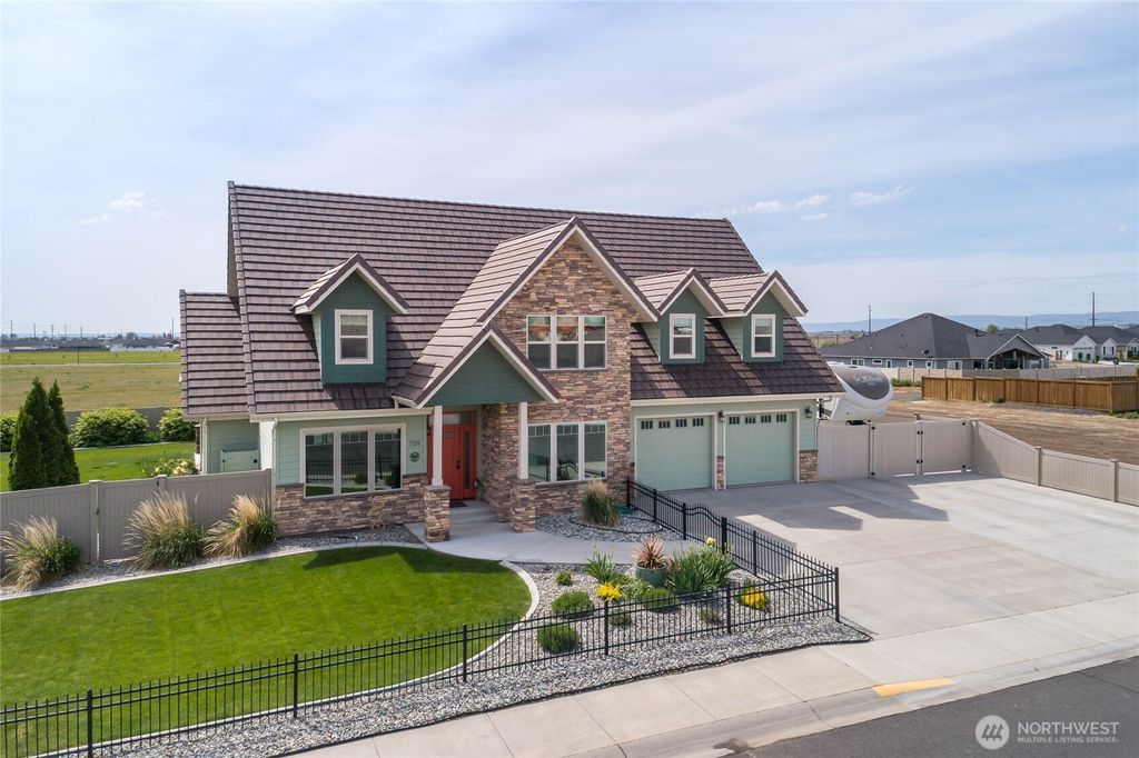Photo of 726 L Street SW, Quincy, WA 98848 (MLS # 2519614)