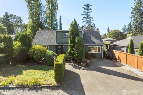 Photo of 9612 Oak Lane SW, Lakewood, WA 98499 (MLS # 2428448)