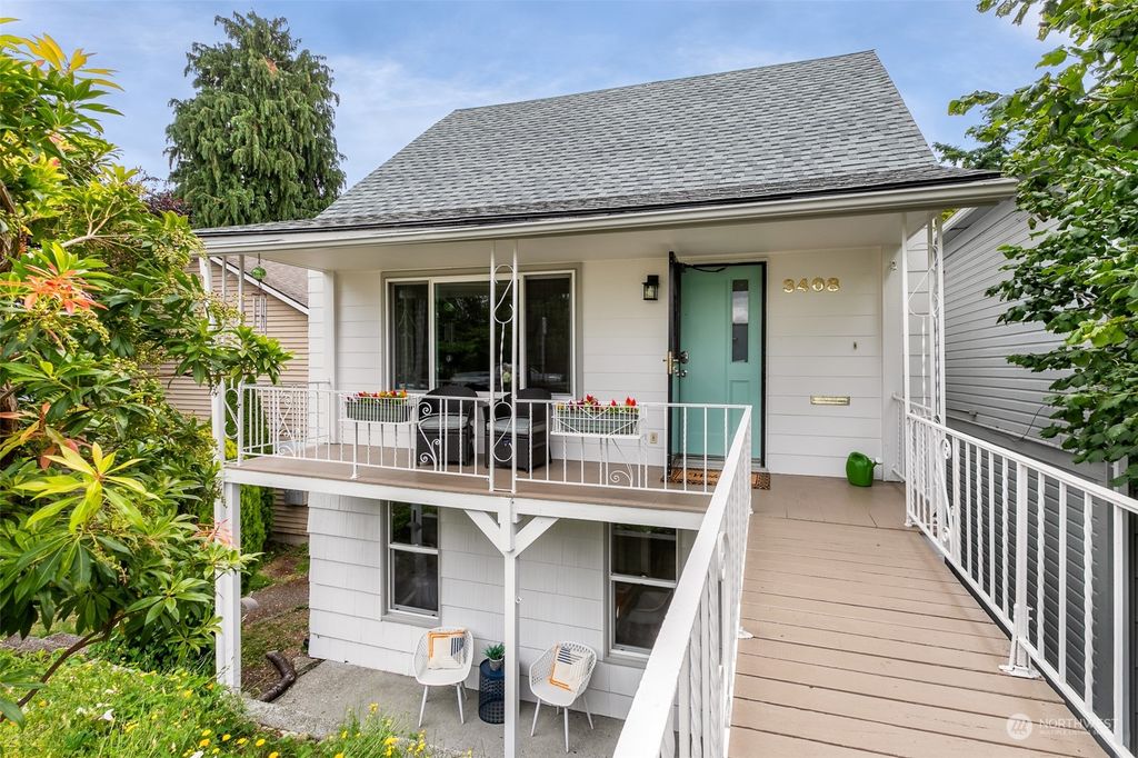 Photo of 3408 Rockefeller Avenue SE, Everett, WA 98201 (MLS # 2136901)