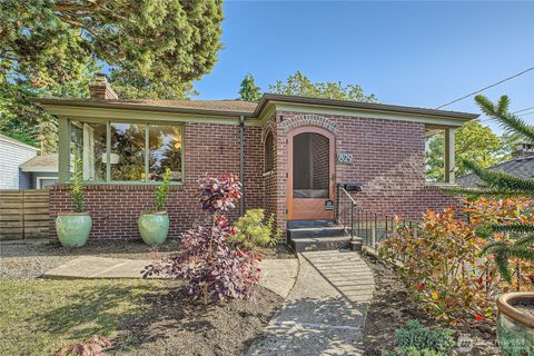 829 NE 94th Street Seattle WA 98115