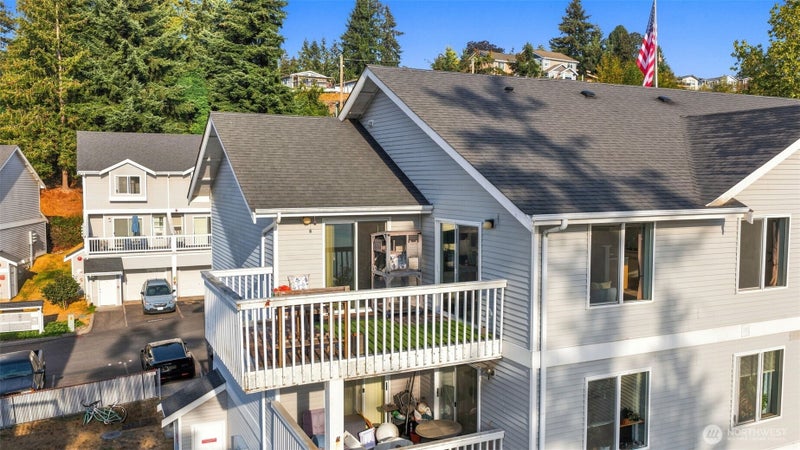 2251 Highview Lane W C302