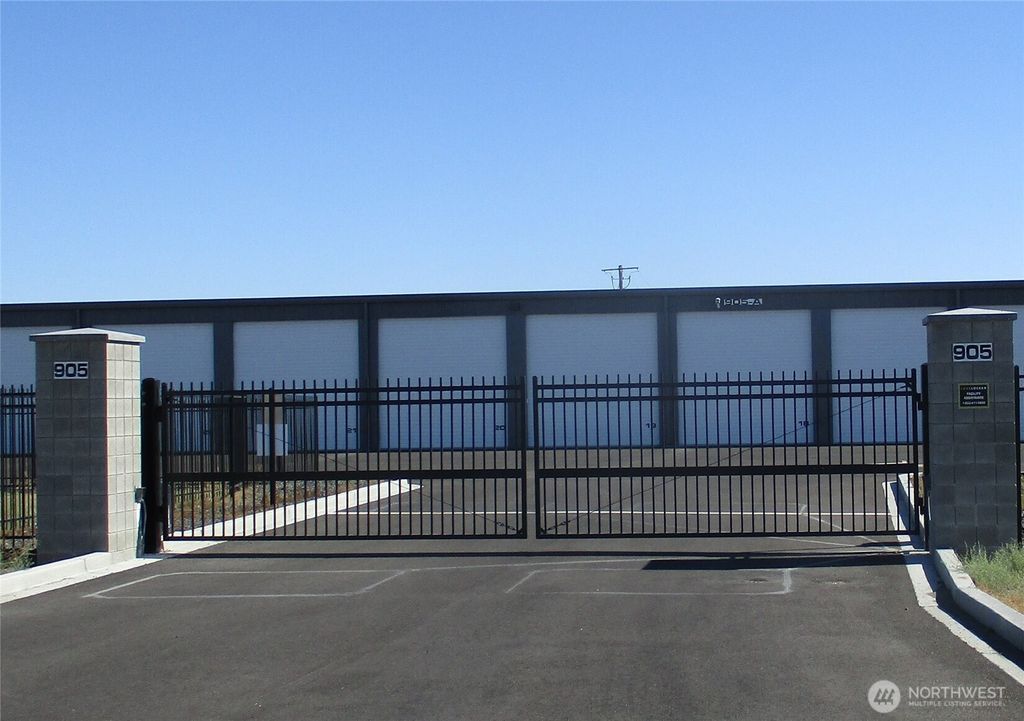 Photo of 903 W Curie St #A6, Richland, WA 99354 (MLS # 2502580)