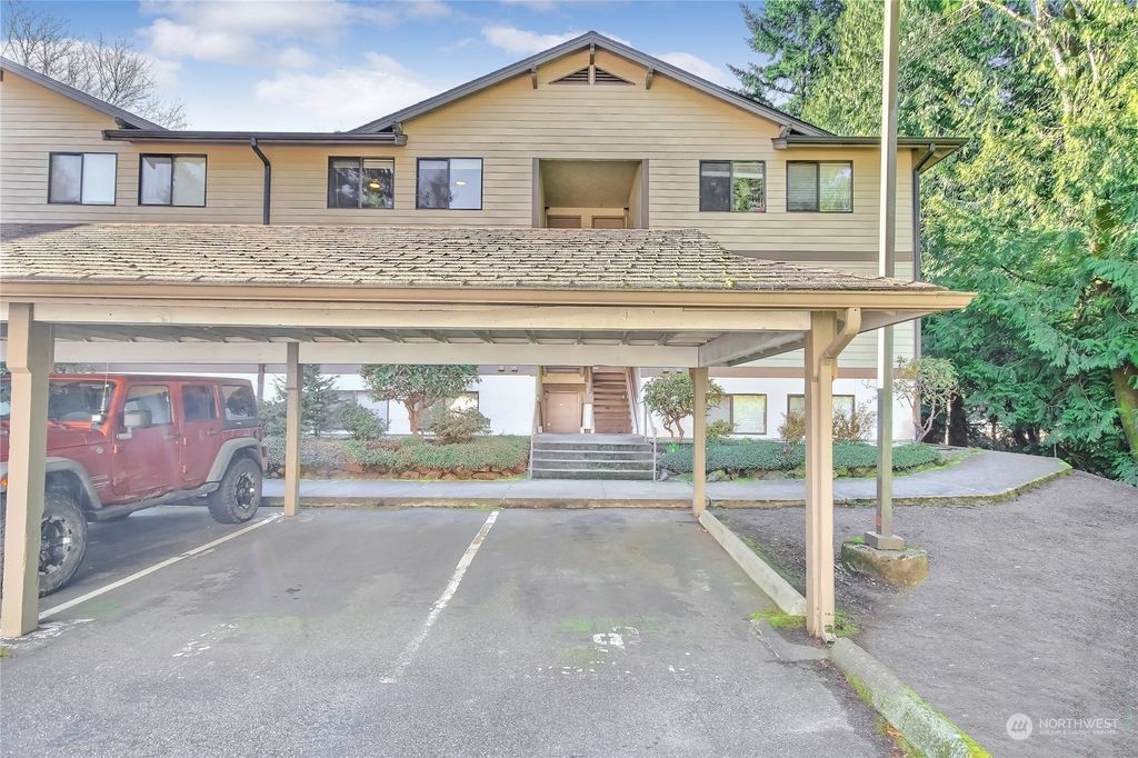 Photo of 222 NE Dogwood Street #C303, Issaquah, WA 98027 (MLS # 2210066)