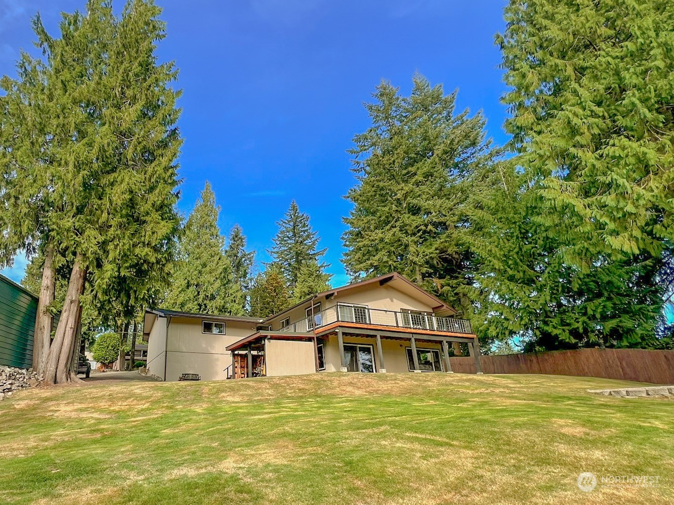 5 Crestmont Avenue