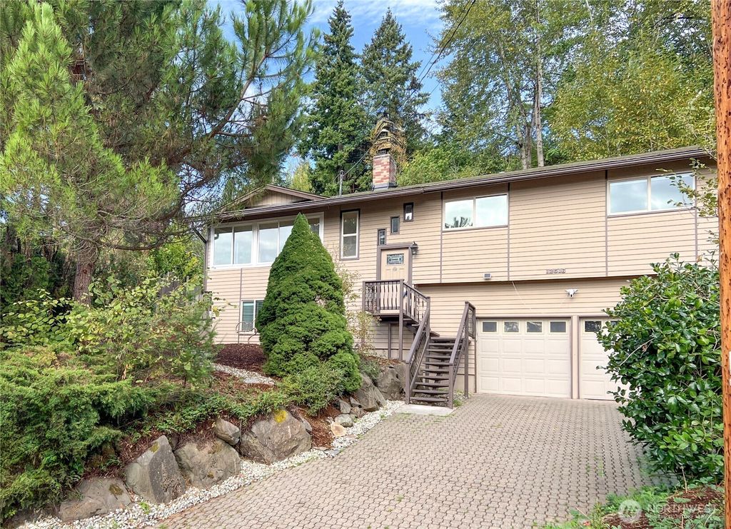 Photo of 12516 SE 4th Place, Bellevue, WA 98005 (MLS # 2439187)
