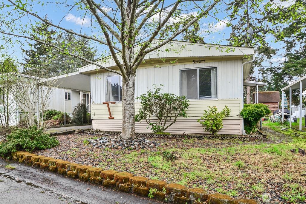 Photo of 5220 SW 176th Street #16, Lynnwood, WA 98037 (MLS # 2513264)