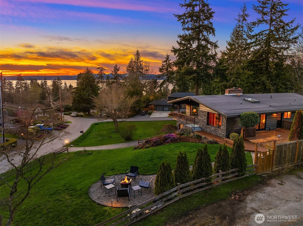 Photo of 18666 Beverly Road SW, Normandy Park, WA 98166 (MLS # 2339297)