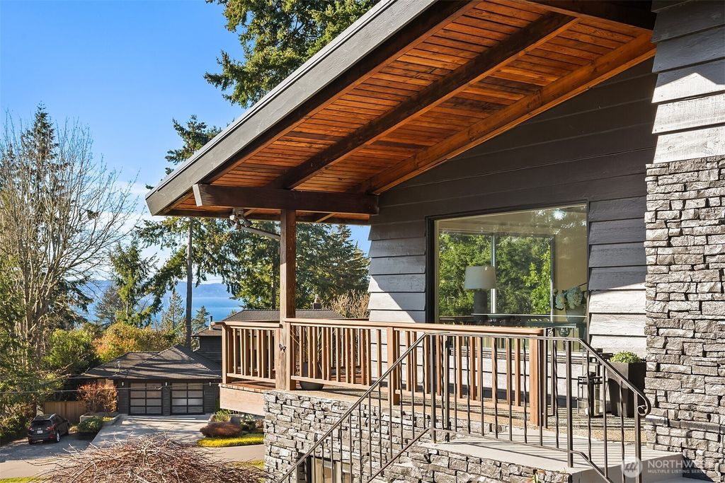 Photo of 18666 Beverly Road SW, Normandy Park, WA 98166 (MLS # 2339297)