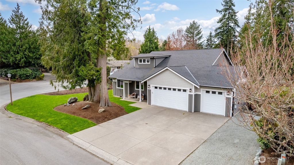 Photo of 611 Upland Drive, Mount Vernon, WA 98273 (MLS # 2501417)