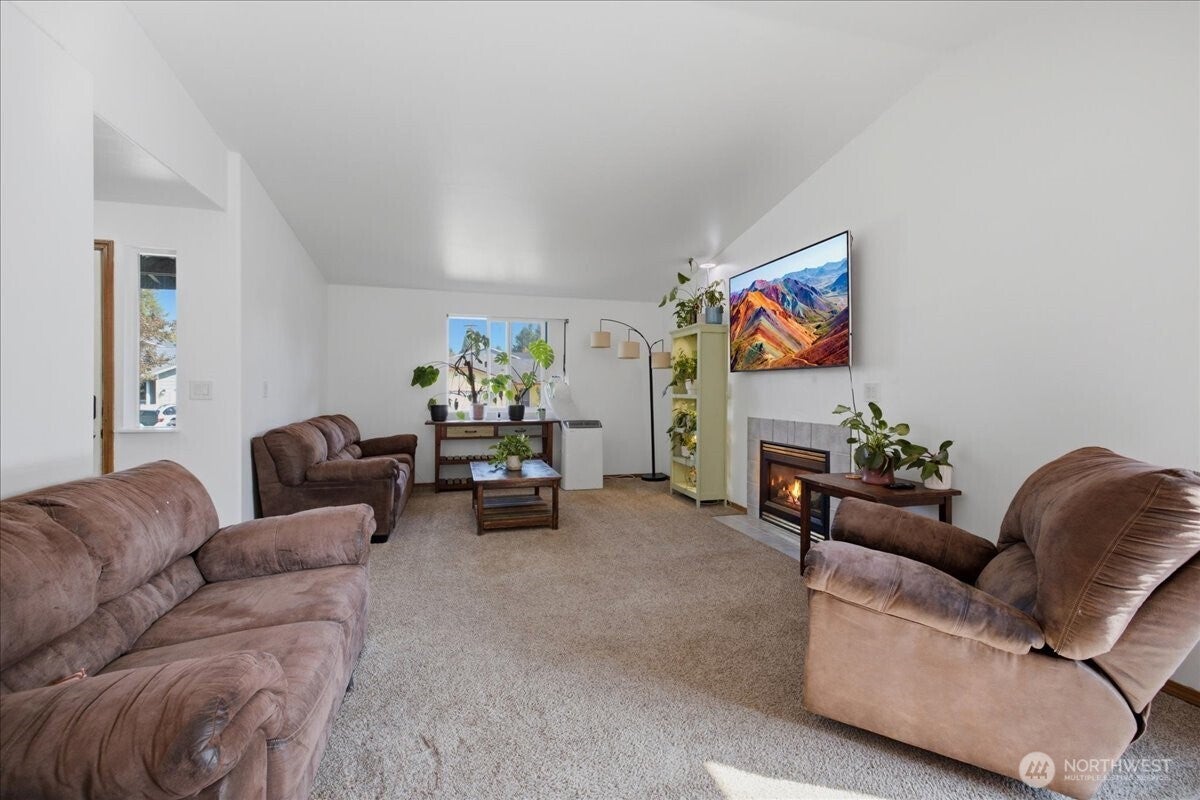 920 Perkins Way